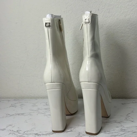 GUESS - White 1-1/2" Platform Cushioned Logo Byra Square Toe Block Heel Size - Picture 7 of 13